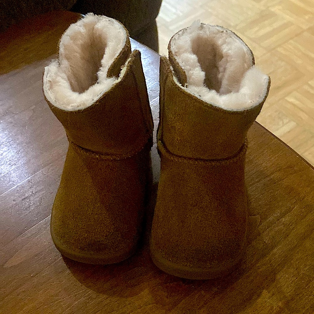 Ugg toddler boots